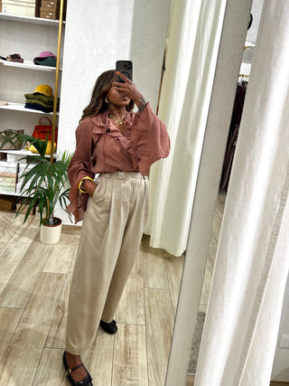 Pantalone con piega